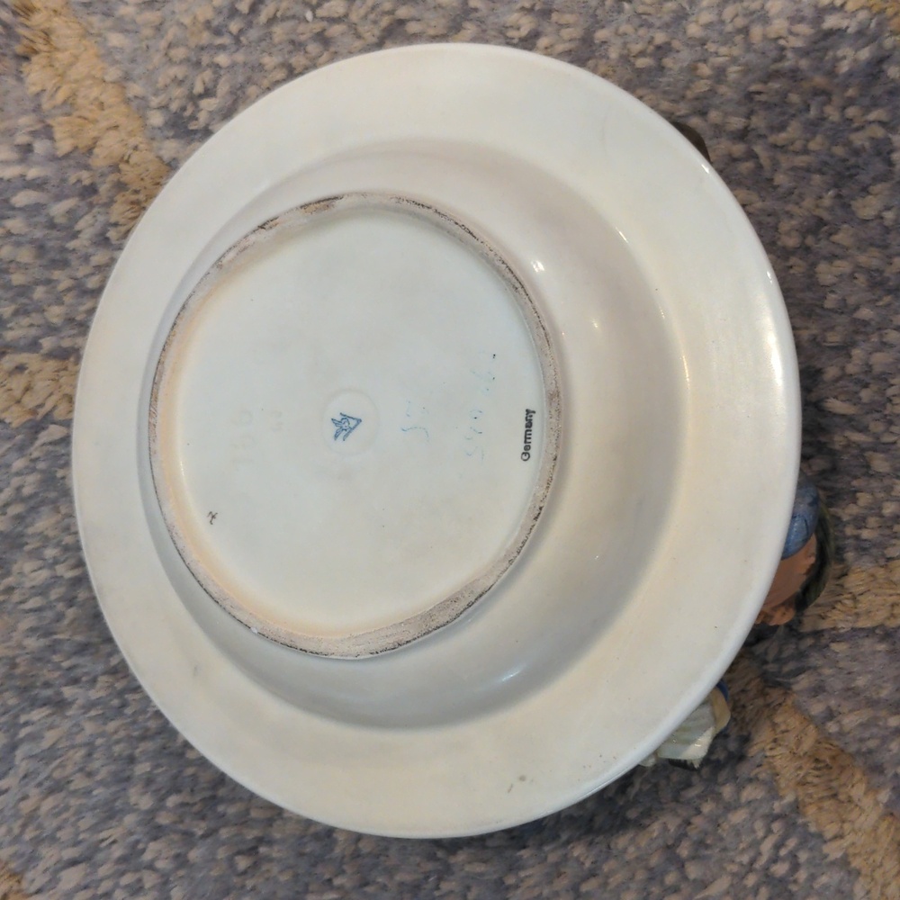 Goebel Hummel Boy and Bird Ashtray #166 TMK2 - Picture 3 of 9